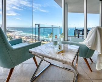 Oceans Mooloolaba - Mooloolaba - Living room