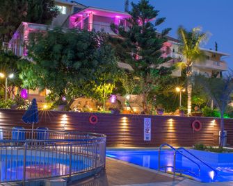 Koukounaria Hotel & Suites - Zakynthos - Pool