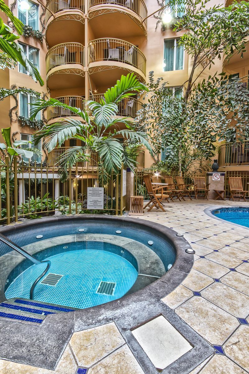 Piscine Sur Le Toit Picture Of Hotel Grande Bretagne A Luxury