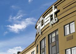Hotel Must - L'Ancienne-Lorette - Gebouw