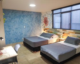 Platinum Home - Bed And Breakfast - Medellín - Bedroom