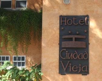 Hotel Ciudad Vieja - Ciudad de Guatemala - Edificio