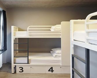 Generator Berlin Mitte - Berlin - Bedroom