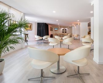 OLA Apartamentos Bouganvillia - Santa Ponça - Lobby
