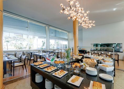 Tryp Porto Expo Hotel - Porto - Essen