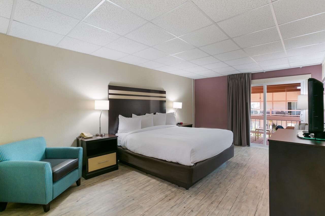 Bedroom view of Eisenhower Hotel & Conference Center