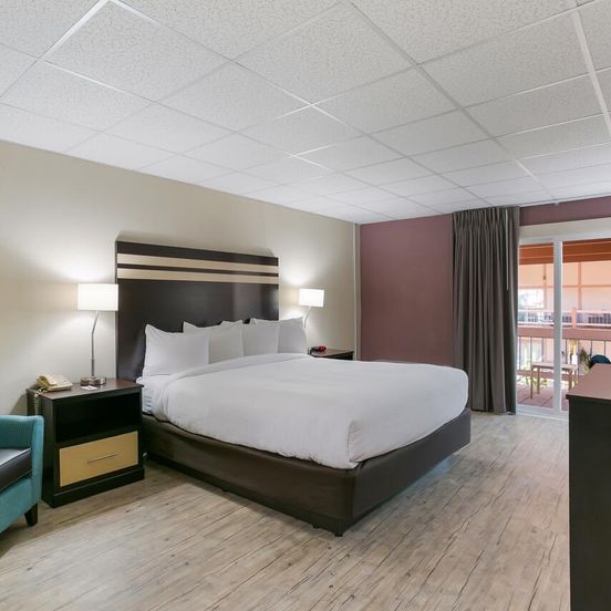 Bedroom view of Eisenhower Hotel & Conference Center