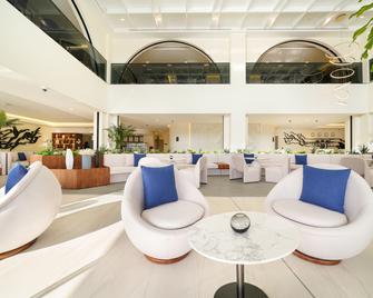 Nova M Hotel, Edge by Rotana - Riad - Lobby