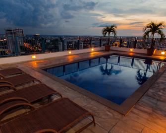 Hotel Adrianópolis All Suites - Manaus - Pool