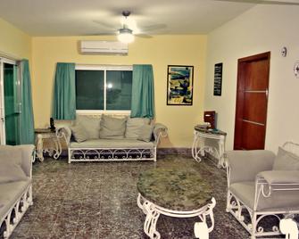 Bermejo Hostel & Backpackers - Adults Only - La Paz - Living room