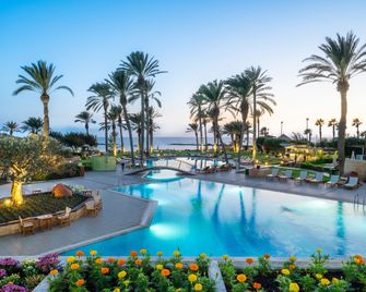 Constantinou Bros Asimina Suites Hotel - Pafo - Piscina