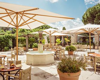 Capelongue - Bonnieux - Restaurace