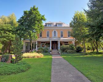 Beall Mansion An Elegant Bed & Breakfast Inn - Alton - Budynek