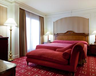 Hotel Sevilla Center - Sevilla - Bedroom