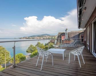 La Rouvenaz - Montreux - Balcón