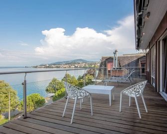 لا روفناز - مونتروي - شرفة