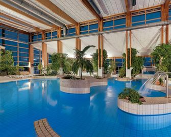 Sunday Resort Rügen - Hotel & Splash Erlebniswelt - Sagard - Bazén