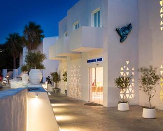 Mykonos Dove Beachfront Hotel - Mykonos - Building
