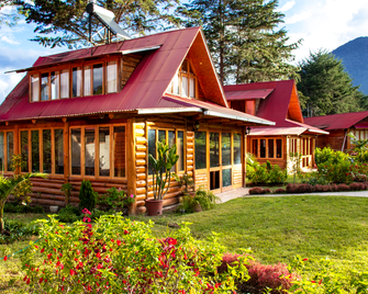 Hassinger Ranch - Oxapampa - Edificio