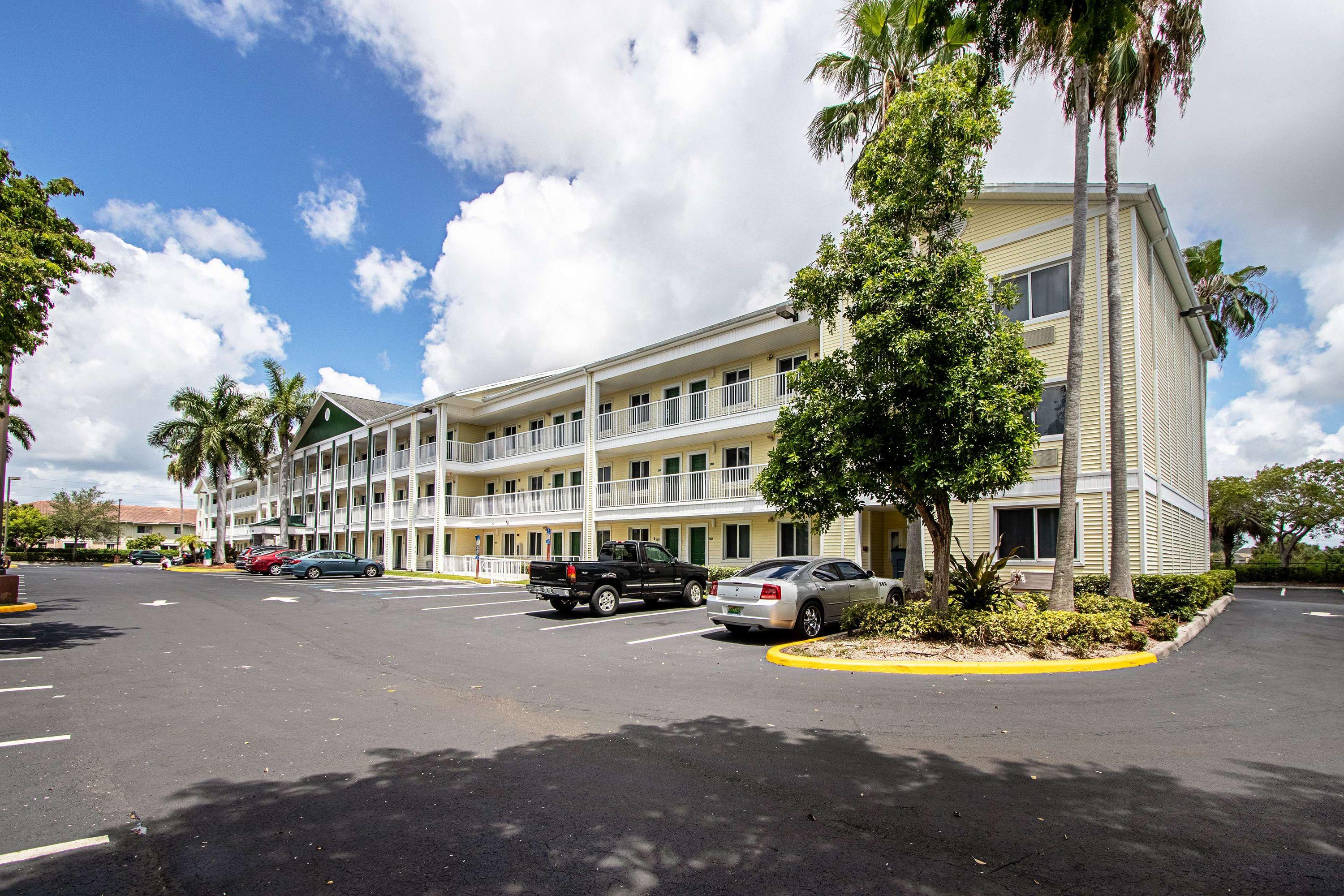 HomeTowne Studios Fort Lauderdale en $56 ($̶1̶4̶1̶). Fort HomeTowne Studios Fort Lauderdale en Fort Lauderdale