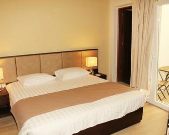 Rea Hotel - Heraklion - Bedroom