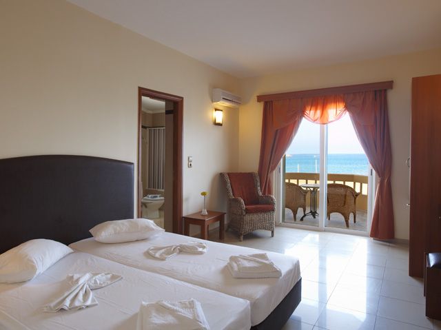 Theo Beach Hotel Apartments - Rétino - Habitación