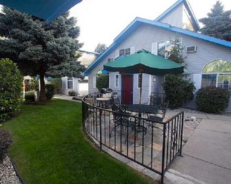 Turning Leaf Furnished Townhomes - Spokane - Building