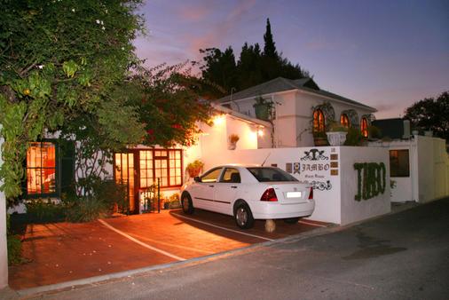 Jambo Guest House - Cape Town - Building