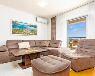 Apart Hotel M S Katunjanin - Herceg Novi - Phòng khách