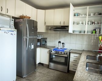 Pousada 45 Hostel - Belo Horizonte - Phòng bếp
