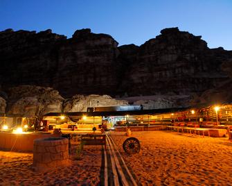 Rahayeb Desert Camp - Wadi Rum - Gebäude