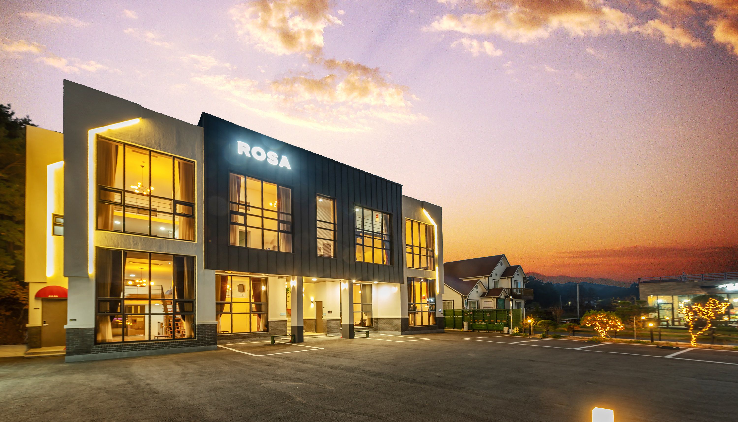 Gangneung Gyeongpo Rosa Pool Villa - Gangneung - Building