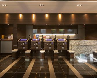 Apa Hotel Yodoyabashi Ekimae - אוסקה - דלפק קבלה