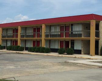 Magnuson Hotel Williamston - Williamston - Building