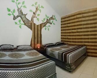 Otu Hostel By Ostic - Yogyakarta - Habitación