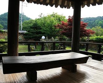 Goseong Choi Pilgan`s Old House - Goseong - Patio