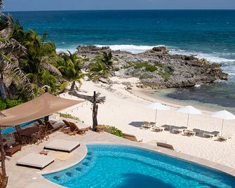 Hotel Playa La Media Luna - Isla Mujeres - Piscina