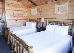 Bryce Valley Lodging - Tropic - Bedroom