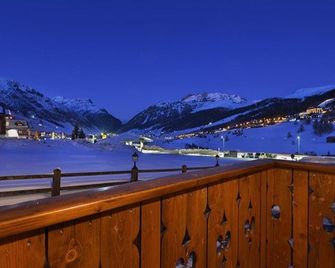 Hotel Piccolo Mondo - ליביניו - מרפסת