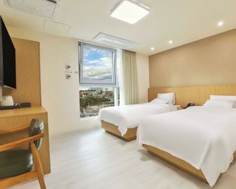 Berith Hotel - Sokcho - Κρεβατοκάμαρα