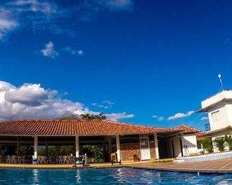 Hotel Campestre Mastranto - Villavicencio - Piscina