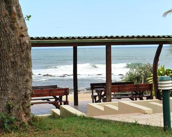 Shore Breakers - Shelly Beach - Playa