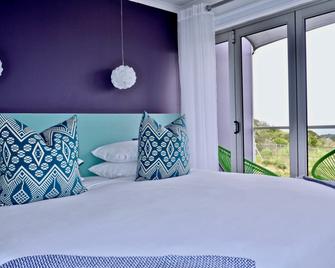 Purple Haze Eco Lodge - Cintsa - Bedroom