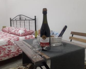 Sole Mio Rooms & Breakfast - Bari - Yatak Odası