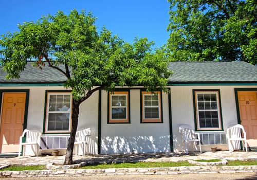 Peach Tree Inn & Suites  Motel in Fredericksburg, Texas - Hotel, Cabins,  Cottages, Lodging and Accommodations