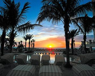 ساند بيرل ريزورت - Clearwater Beach - حوض السباحة