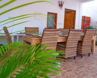 Jail Break Surf Inn - Himmafushi - Vista del exterior
