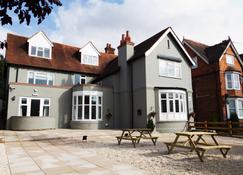 Rye Court Hotel - High Wycombe - Building