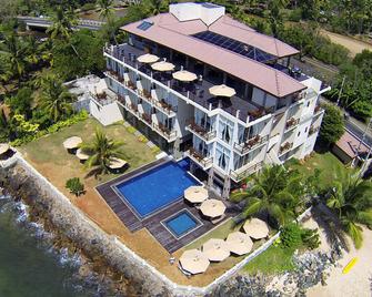 Garton's Cape - Ahangama - Building