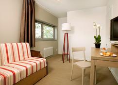 Terres de France - Appart'Hotel Quimper - Quimper - Living room